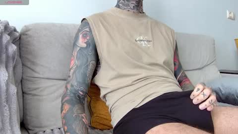 Snapshot of max_reaves chatting on 10, 7, 2026 online show from 10, 7, 2026