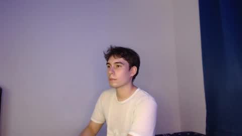 Snapshot of max_snow1616 chatting on 6, 11, 2025 max_snow1616 online show from 6, 11, 2025