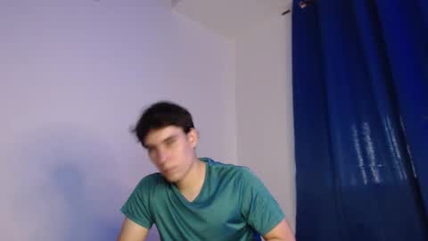 Snapshot of max_snow1616 chatting on 14, 11, 2025 max_snow1616 online show from 14, 11, 2025