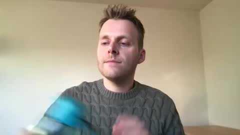 Max take off clothes online show from 13, 1, 2025