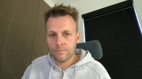 Max take off clothes online show from 27, 3, 2026