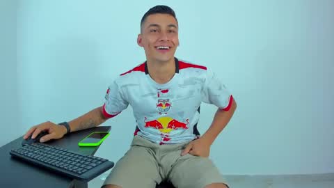 Snapshot of max_wild01 chatting on 7, 5, 2026 MAX online show from 7, 5, 2026