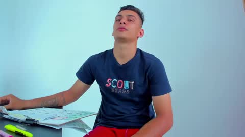 Snapshot of max_wild01 chatting on 8, 6, 2026 MAX online show from 8, 6, 2026