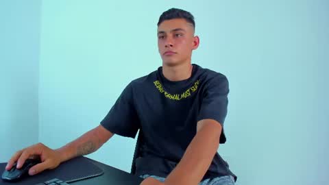 Snapshot of max_wild01 chatting on 15, 7, 2026 MAX online show from 15, 7, 2026