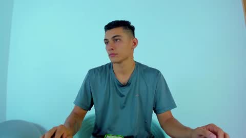 Snapshot of max_wild01 chatting on 21, 7, 2026 MAX online show from 21, 7, 2026