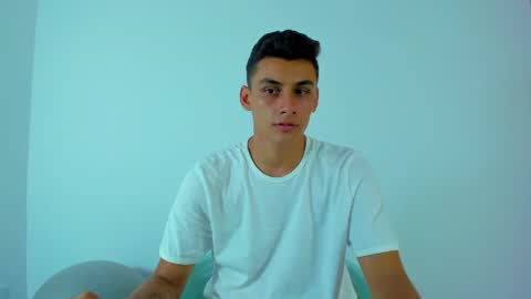 Snapshot of max_wild01 chatting on 27, 7, 2026 MAX online show from 27, 7, 2026