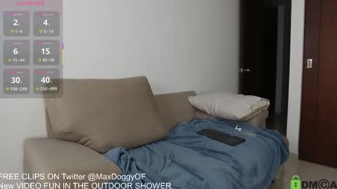Snapshot of maxdoggy chatting on 29, 9, 2025 MAXandJHONNY online show from 29, 9, 2025