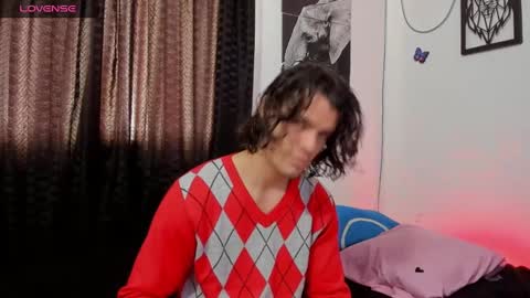 Snapshot of maxi_styles chatting on 6, 12, 2024 Alex online show from 6, 12, 2024