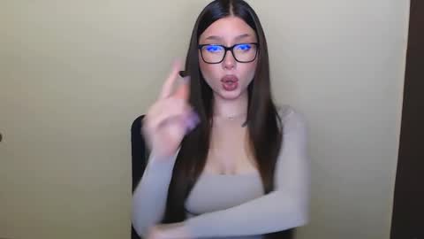 Snapshot of maxi_sweetheart chatting on 5, 12, 2024 Joanna online show from 5, 12, 2024