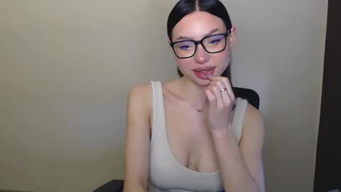 Snapshot of maxi_sweetheart chatting on 5, 1, 2025 Joanna online show from 5, 1, 2025