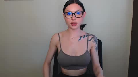 Snapshot of maxi_sweetheart chatting on 10, 3, 2025 Joanna online show from 10, 3, 2025