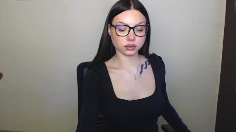 Snapshot of maxi_sweetheart chatting on 11, 3, 2025 Joanna online show from 11, 3, 2025