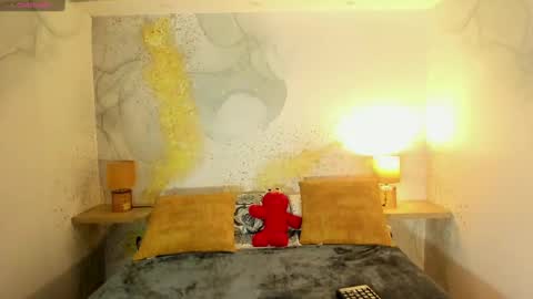 maxim online show from 25, 1, 2025