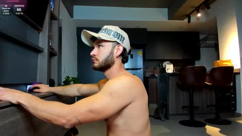 Snapshot of maximo_and_marcelo chatting on 30, 10, 2025 maximo_and_marcelo online show from 30, 10, 2025