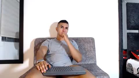 Maximo Sebastian online show from 17, 7, 2026