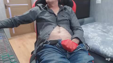 Snapshot of maximus3334 chatting on 6, 11, 2025 maximus3334 online show from 6, 11, 2025