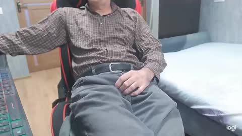 Snapshot of maximus3334 chatting on 25, 11, 2025 maximus3334 online show from 25, 11, 2025