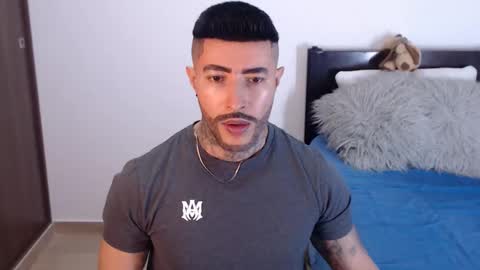 Independent Model online show from 19, 1, 2025