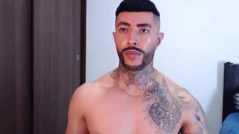 Independent Model online show from 25, 1, 2025