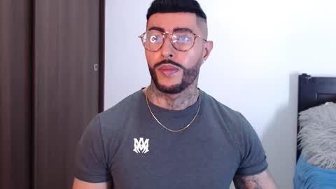 Independent Model online show from 28, 1, 2025