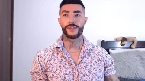 Independent Model online show from 5, 2, 2025