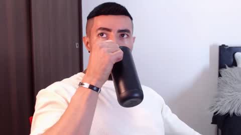 Independent Model online show from 7, 3, 2025