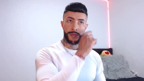 Independent Model online show from 14, 9, 2025