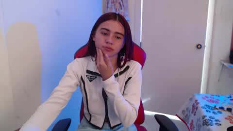 maxinesex_ online show from 4, 2, 2026