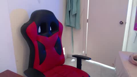 maxinesex_ online show from 28, 2, 2026