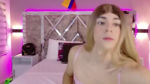 Maxi Rogers online show from 4, 7, 2026