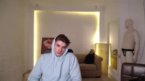 MaxKaiden online show from 14, 2, 2025