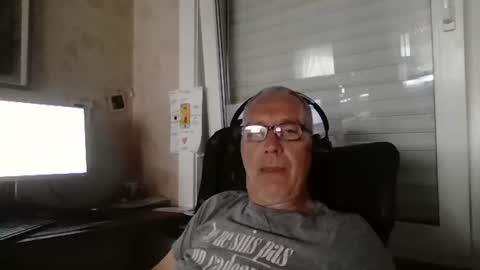 Snapshot of maxou569 chatting on 5, 8, 2026 maxou569 online show from 5, 8, 2026