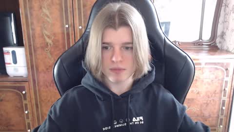 Snapshot of maxplay18 chatting on 22, 2, 2025 Max online show from 22, 2, 2025