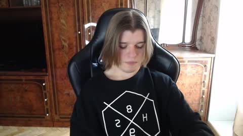 Snapshot of maxplay18 chatting on 6, 11, 2025 Max online show from 6, 11, 2025