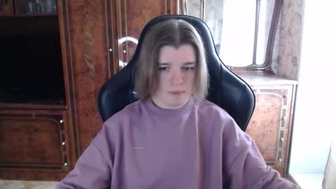 Snapshot of maxplay18 chatting on 16, 11, 2025 Max online show from 16, 11, 2025