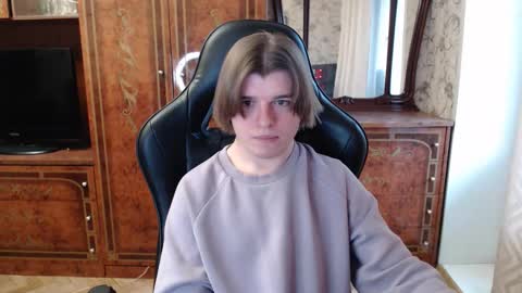 Snapshot of maxplay18 chatting on 3, 12, 2025 Max online show from 3, 12, 2025