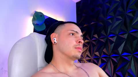 MAX online show from 2, 12, 2025