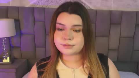 Maxine Minx online show from 3, 12, 2025