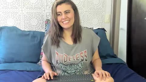 Snapshot of maxzy_star chatting on 30, 1, 2025 Victoria online show from 30, 1, 2025