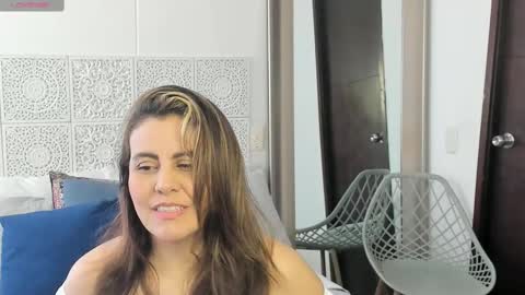 Snapshot of maxzy_star chatting on 15, 2, 2025 Victoria online show from 15, 2, 2025