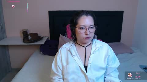 Snapshot of may_bloom chatting on 21, 10, 2025 May online show from 21, 10, 2025