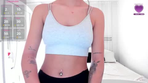 Snapshot of maya_and_guests chatting on 27, 9, 2025 Maya online show from 27, 9, 2025