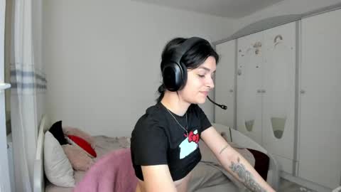 Maya online show from 15, 4, 2026