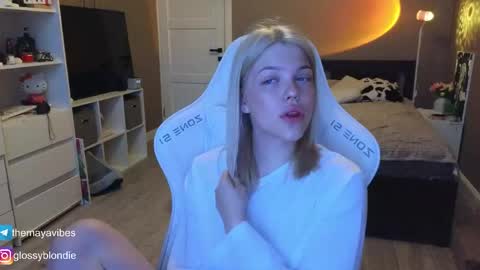 Maya online show from 17, 4, 2026