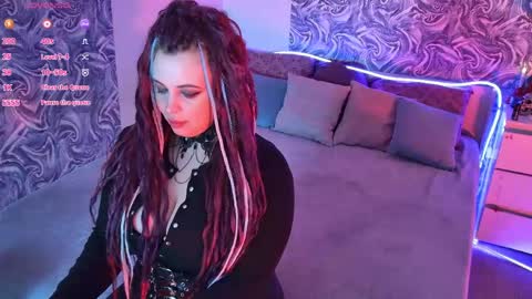 Maya Mils online show from 31, 5, 2026