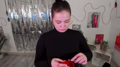 Woman online show from 21, 12, 2024