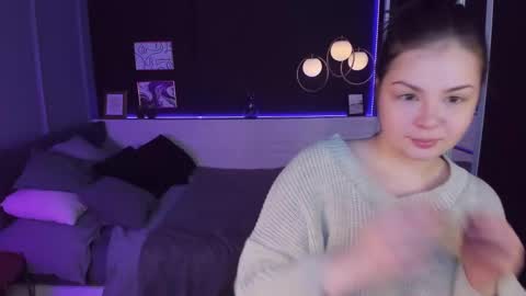 Woman online show from 15, 2, 2025