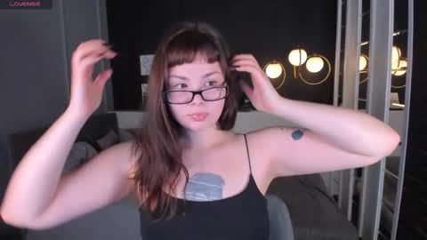 Woman online show from 15, 11, 2025