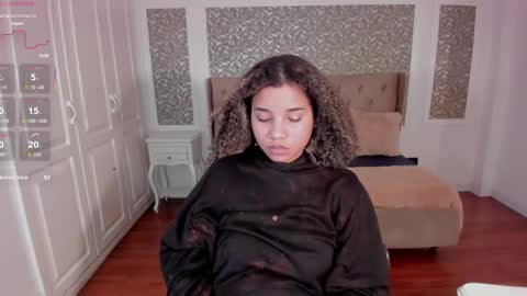 Snapshot of mayaa_ross chatting on 18, 9, 2025 Maya online show from 18, 9, 2025