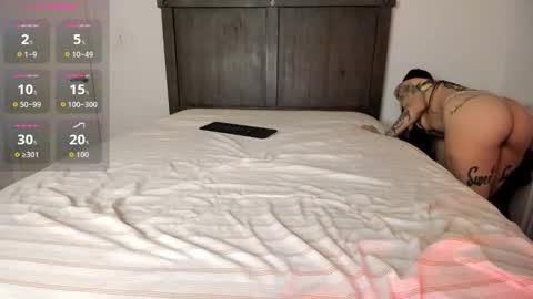 Snapshot of mayaamor chatting on 13, 11, 2025 mayaamor online show from 13, 11, 2025